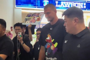 ??“NBA最胖最可愛的后鋒”約基奇來(lái)中國(guó)行了！其哥哥也來(lái)了！